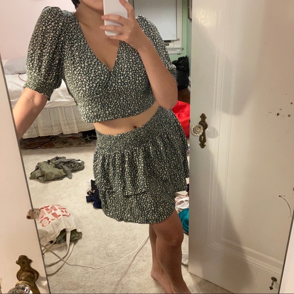 green floral short skirt